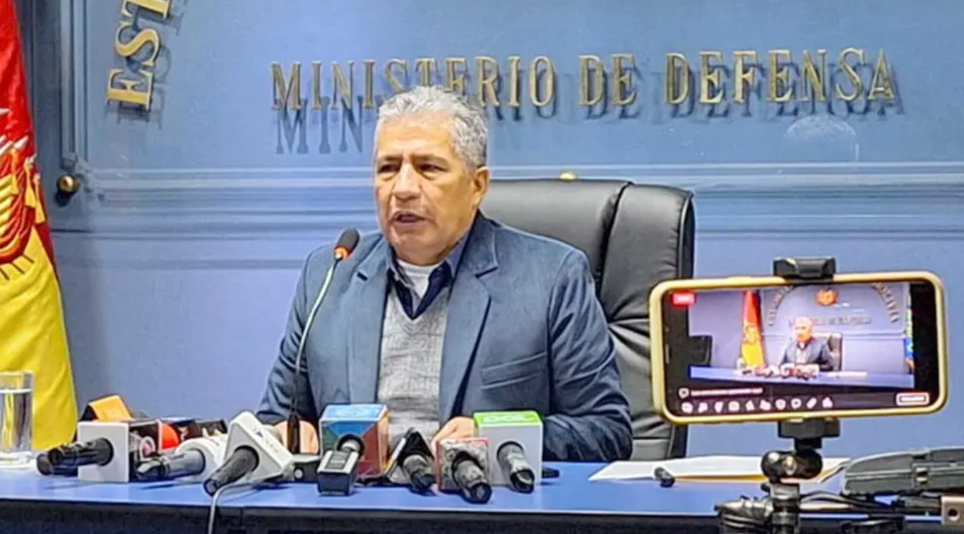 Ministro de Defensa pide a legisladores aprobar créditos para comprar combustible