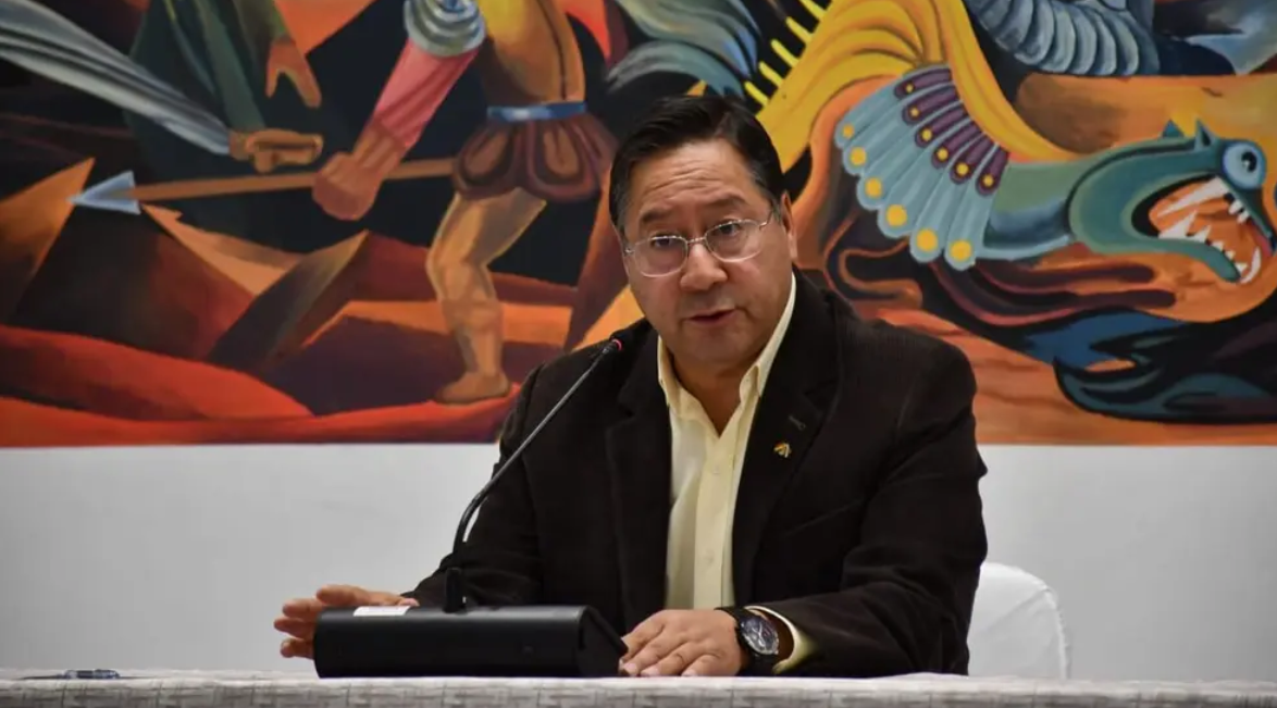 Arce promulga ley para proteger a menores de la violencia sexual digital