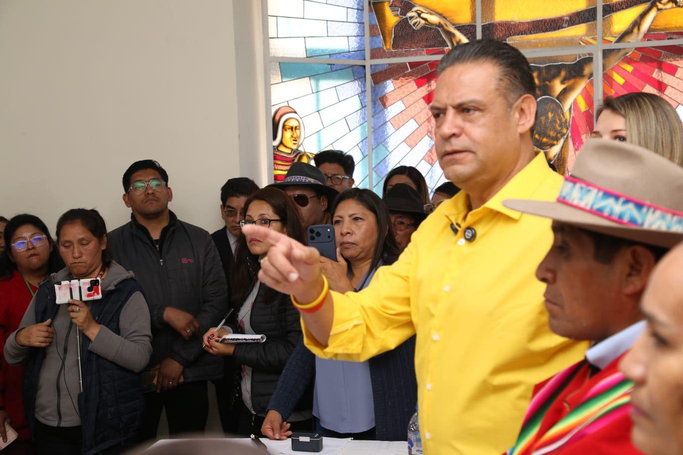 “Saldremos a desbloquear”: Revilla suma respaldo de sectores sociales como gobernador electo