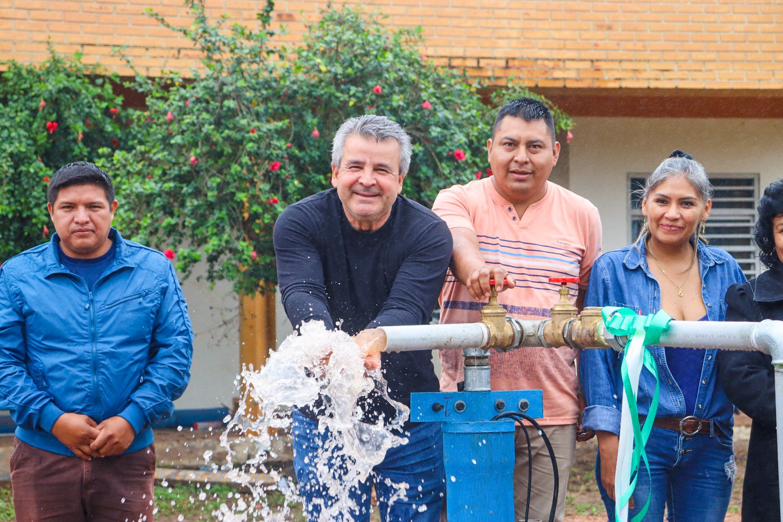 Entregan pozo de agua que beneficia a 40 familias en El Bagual