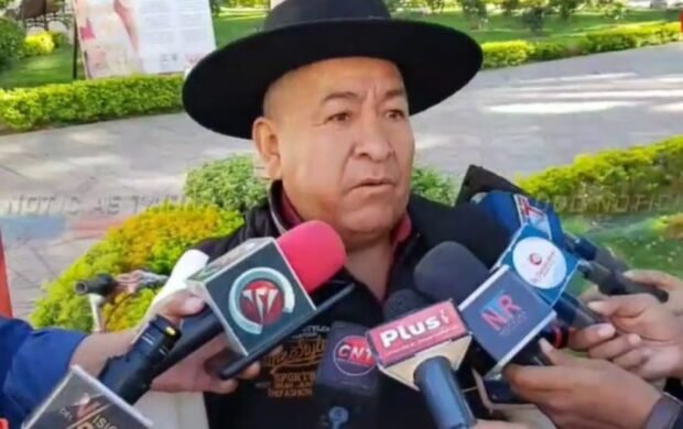 Campesinos advierten con tomar surtidores si no autorizan combustible en bidones Campesinos advierten con tomar surtidores si no autorizan combustible en bidones